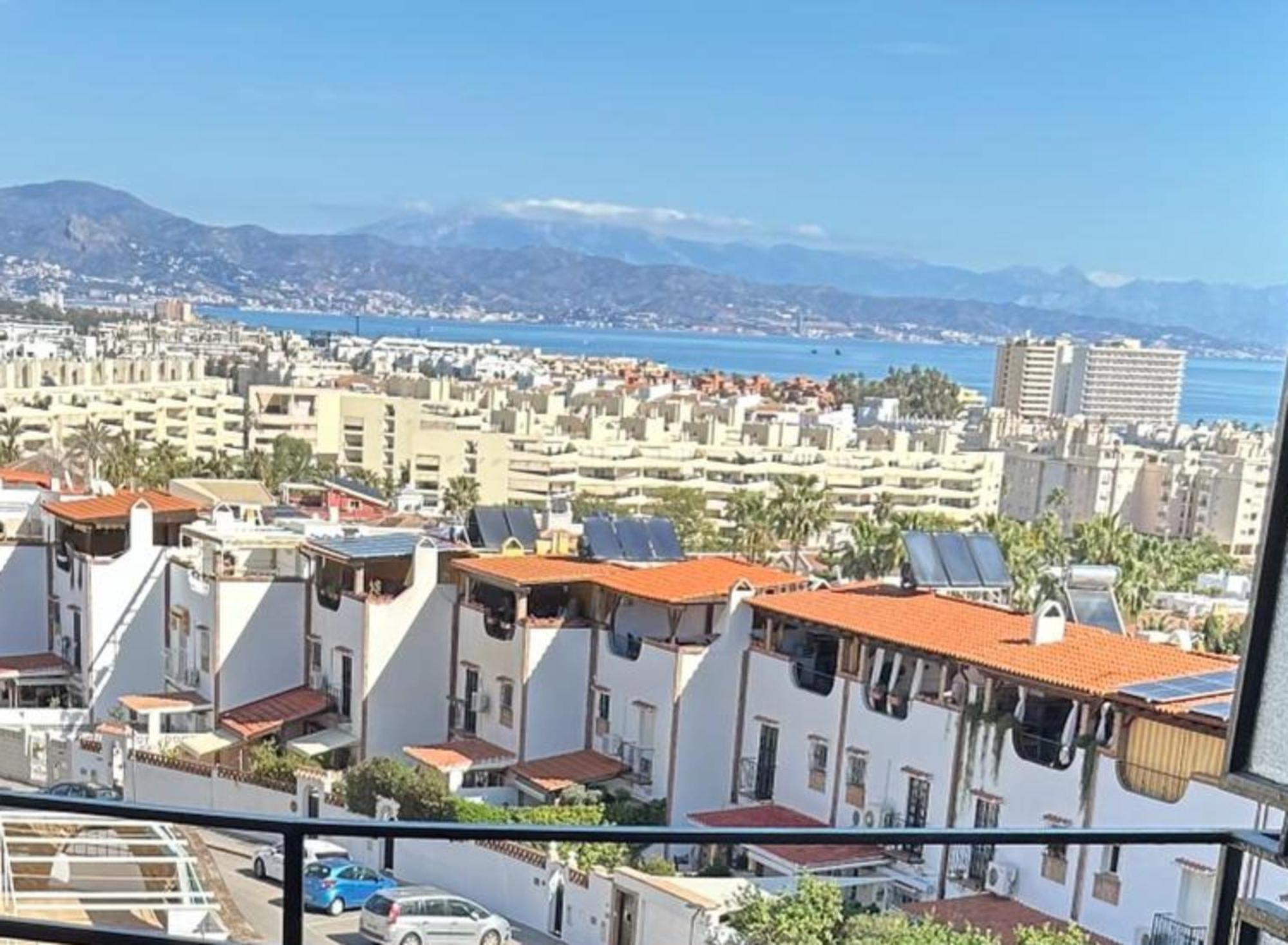 Oasis En Playamar Con Piscina Apartment Торемолинос Екстериор снимка